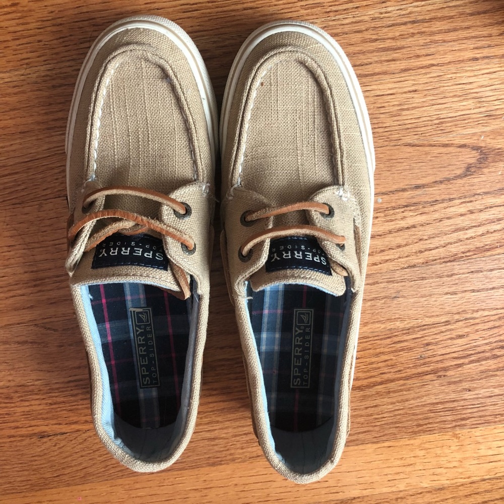 like new boat shoes